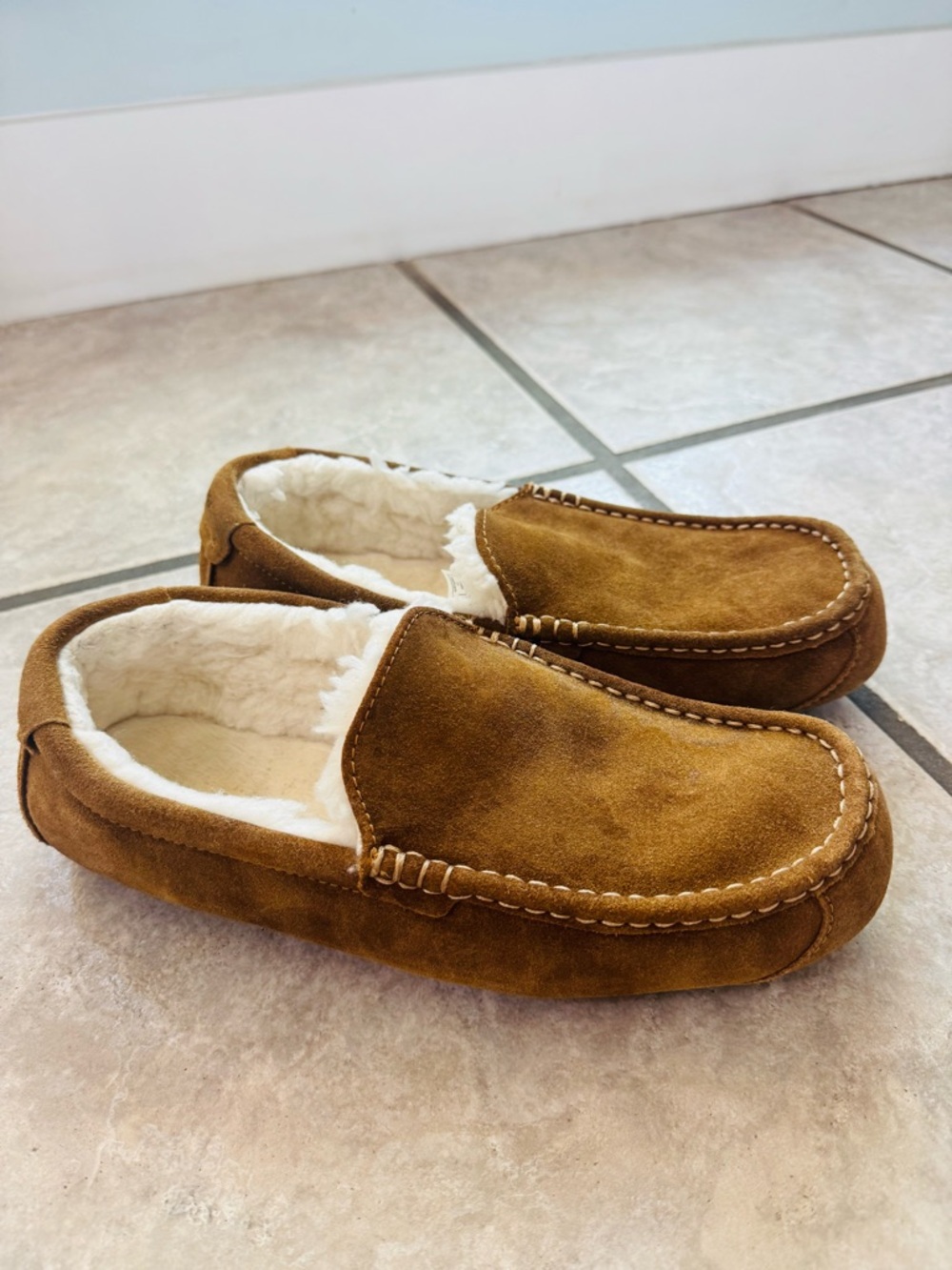 Koolaburra by UGG Men’s Tipton Suede Slipper Moccasins - Chestnut - Size 11